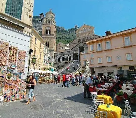 アパートホテル Loft By Amalfivacation アマルフィ